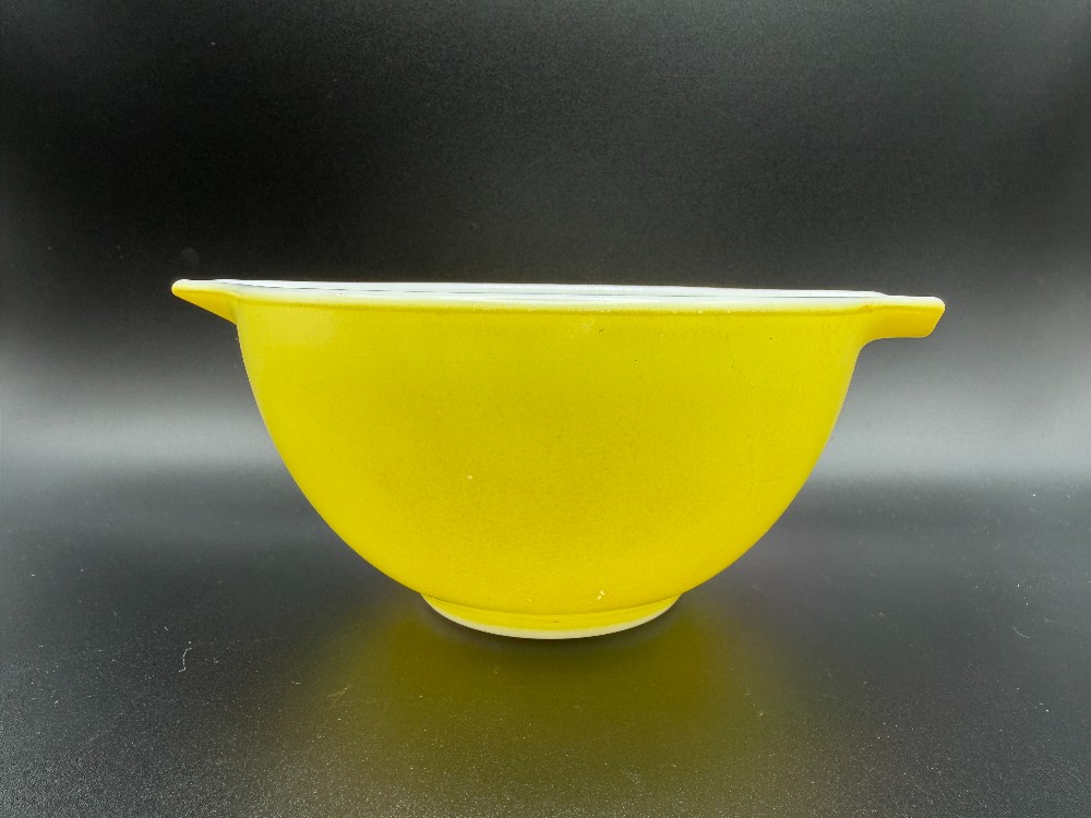 Pyrex Yellow Cinderella 441  1.5 pt. Nesting Bowl