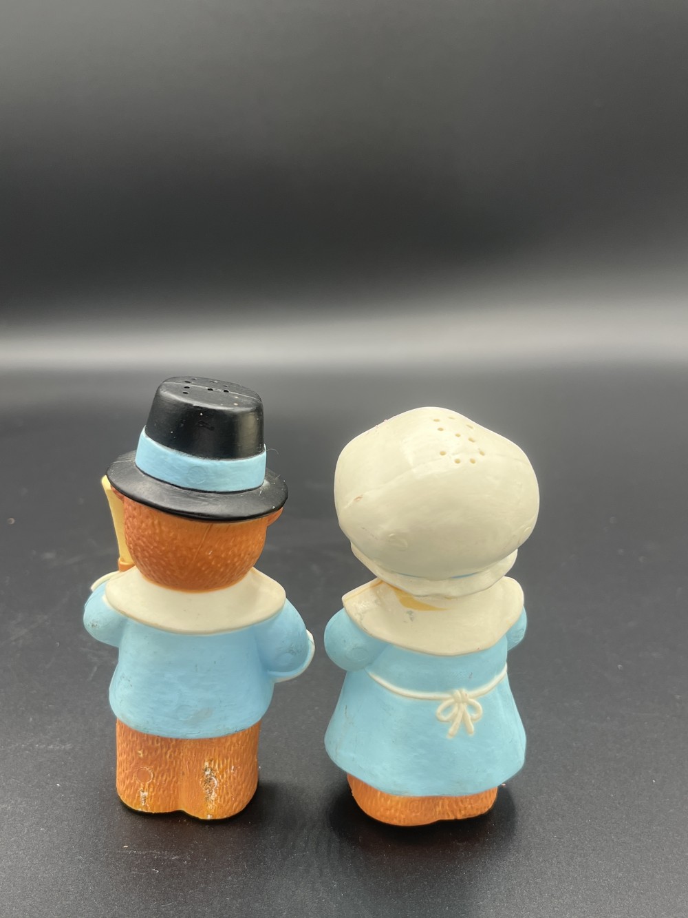 ‘86 Enesco Pilgrim bear S/P shakers