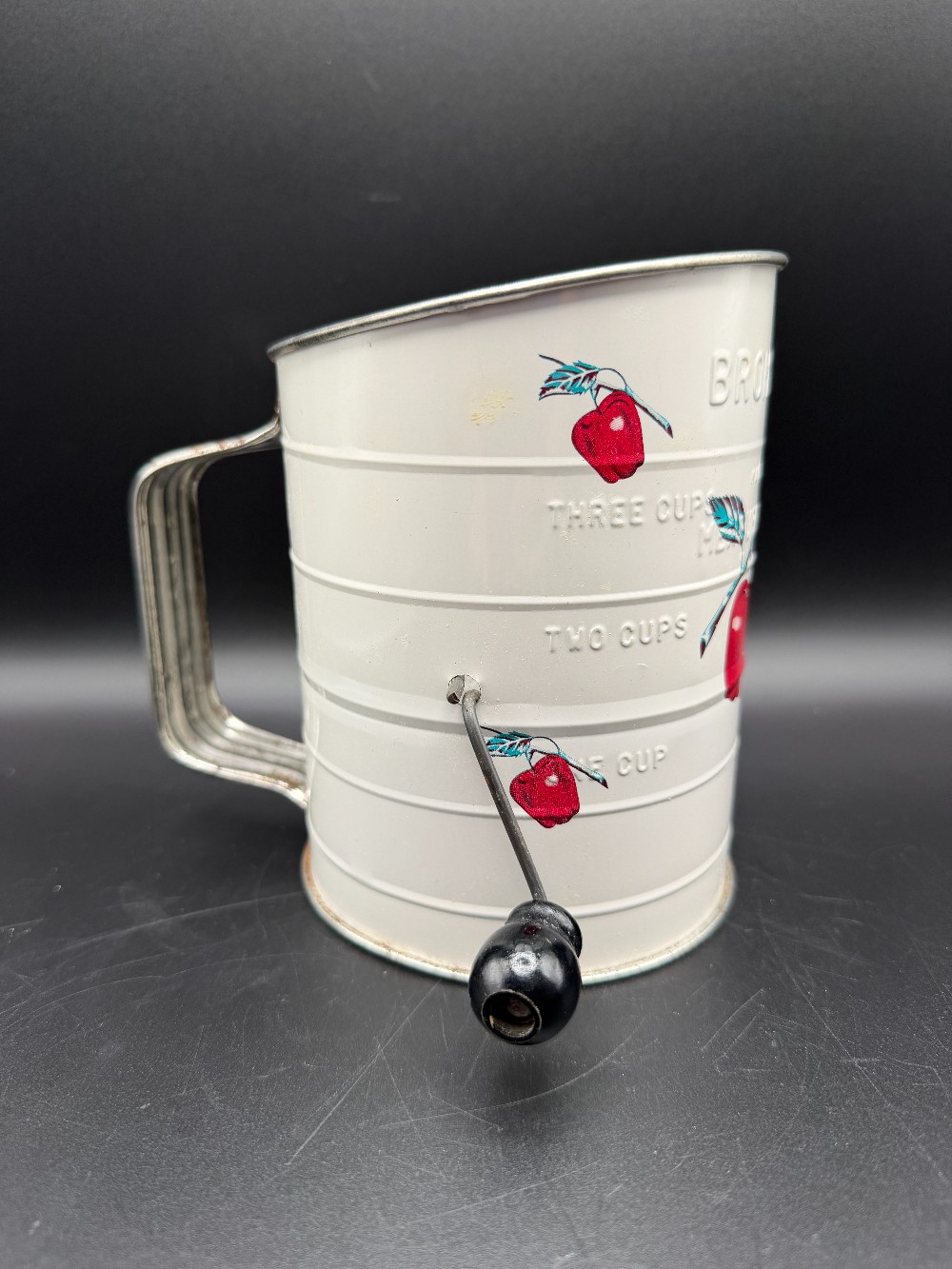 Vintage 1950s Bromwell's 3-Cup Metal Flour Sifter
