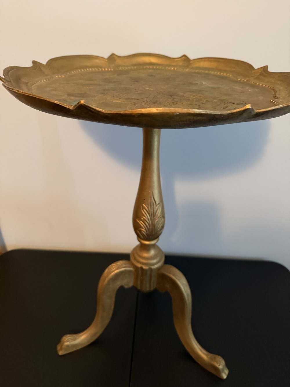 Vintage Italian Florentine Gilt Wood Accent Table
