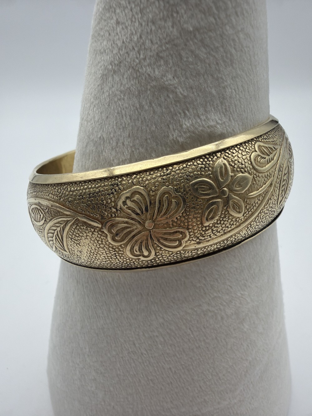 Vtg Etched Brass Floral Bangle