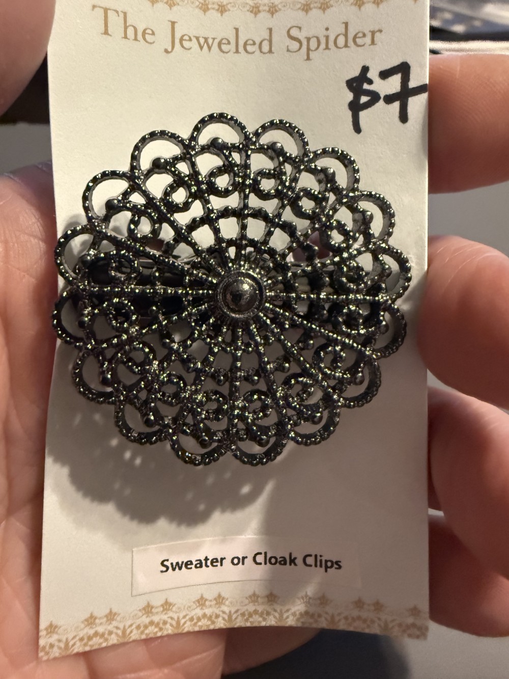Sweater Clip, Cloak Clip, Dress Clip: Round 999 Scallop