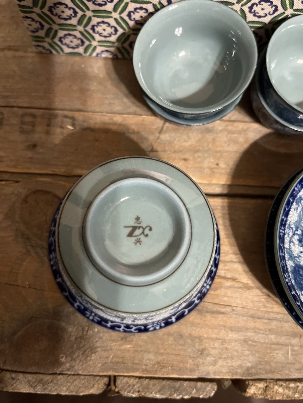 Vtg Chinese Gongfu tea set w/ box
