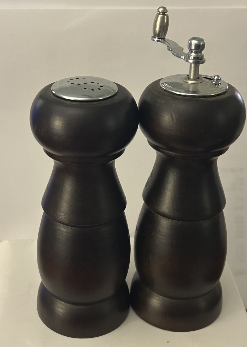 Vintage CATALINA JAPAN Dark Wood Salt & Pepper Grinder Set 60s 70s (excellent condition)