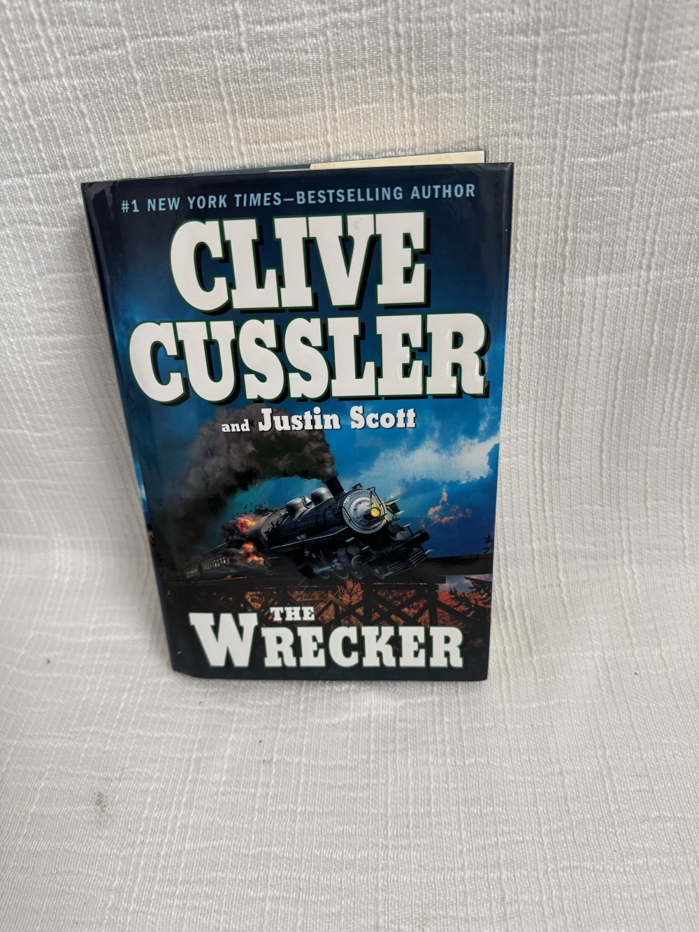 HBB THE WRECKER, CLIVE CUSTLER