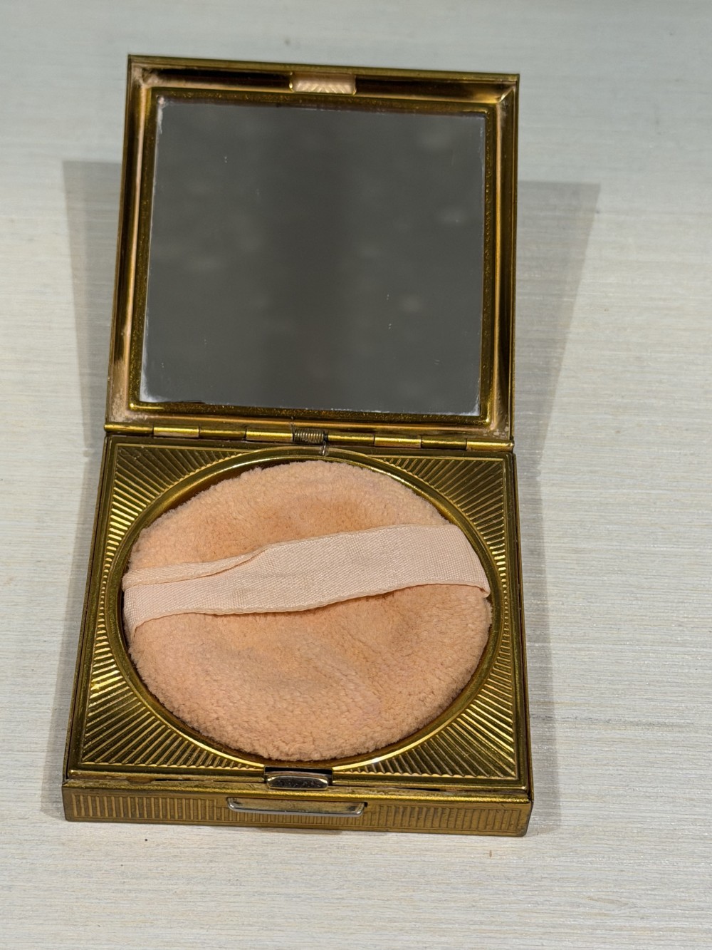 Vintage Gold-Tone Powder Compact