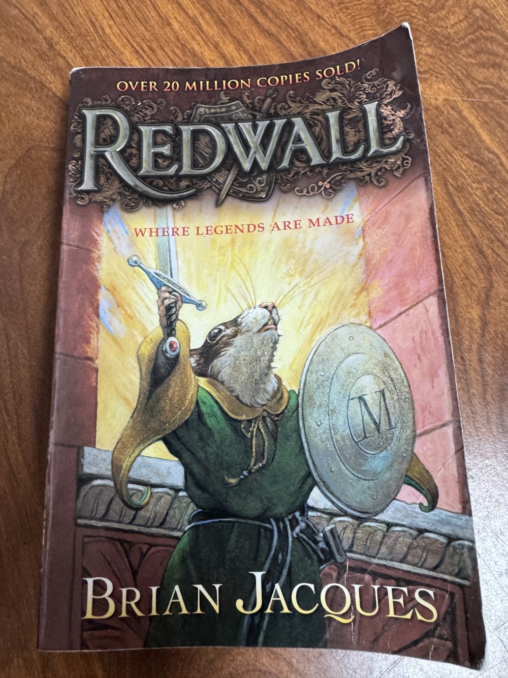 REDWALL, BY BRIAN JAQUES