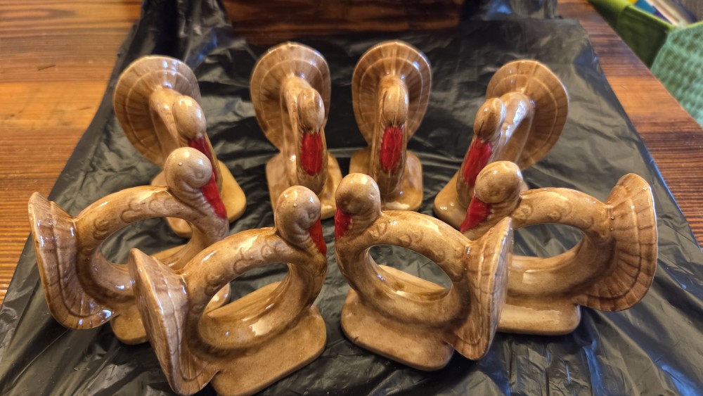 DO-1777 8 Turkey napkin rings