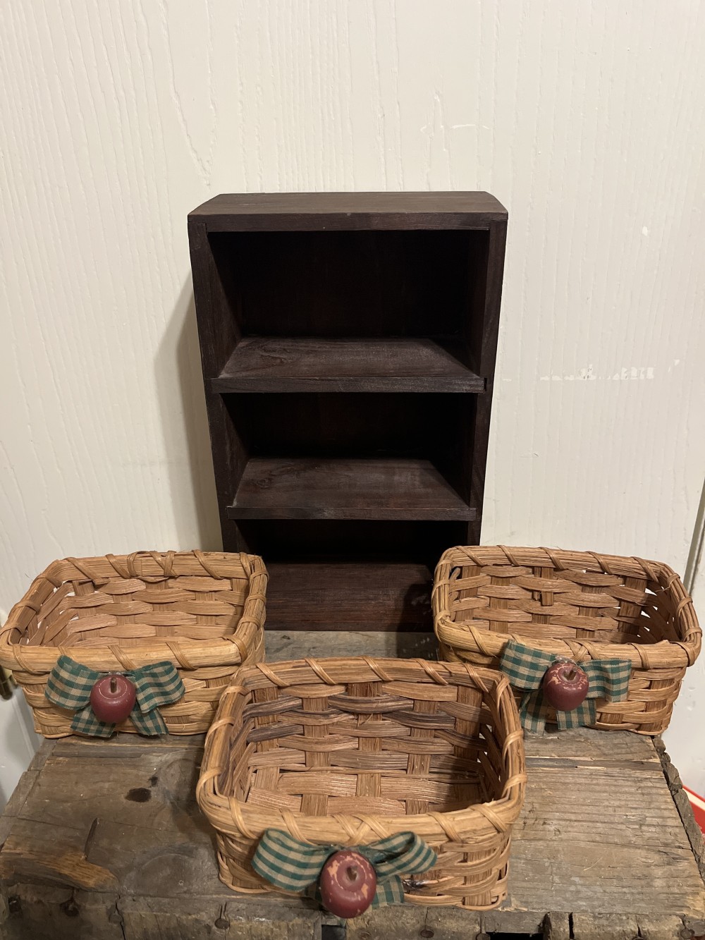 Vtg Country Cubby Shelf w/ Baskets