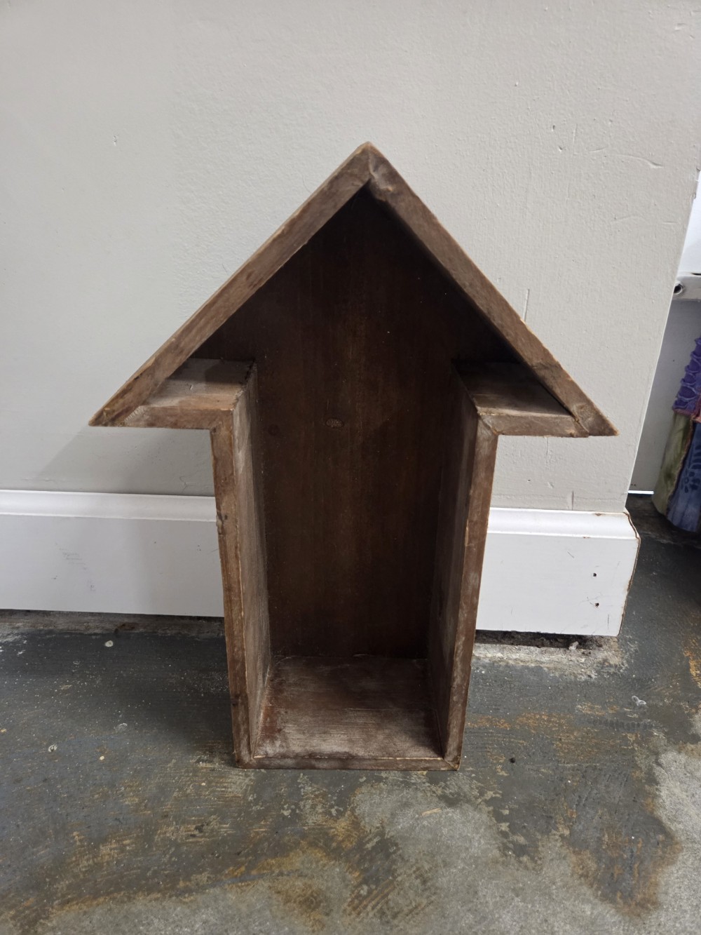 Wood Arrow Wall Shelf