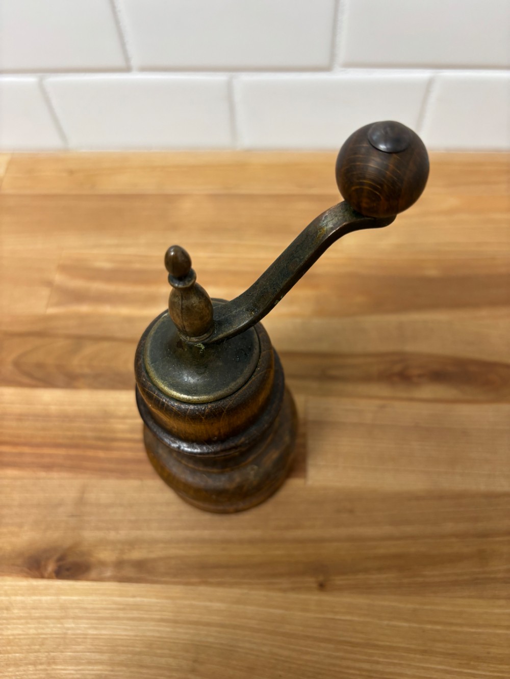 Wooden Pepper Mill Hand Crank Grinder Rustic Primitive Kitchen Decor
