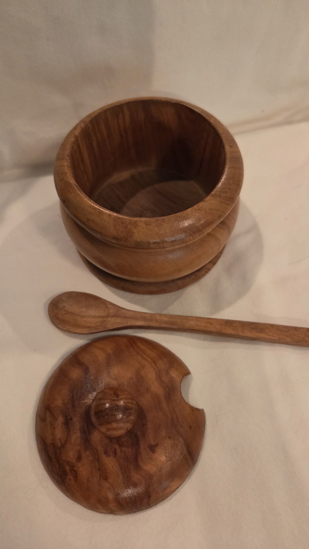 KP-373  vtg Olive wood? Spice jar