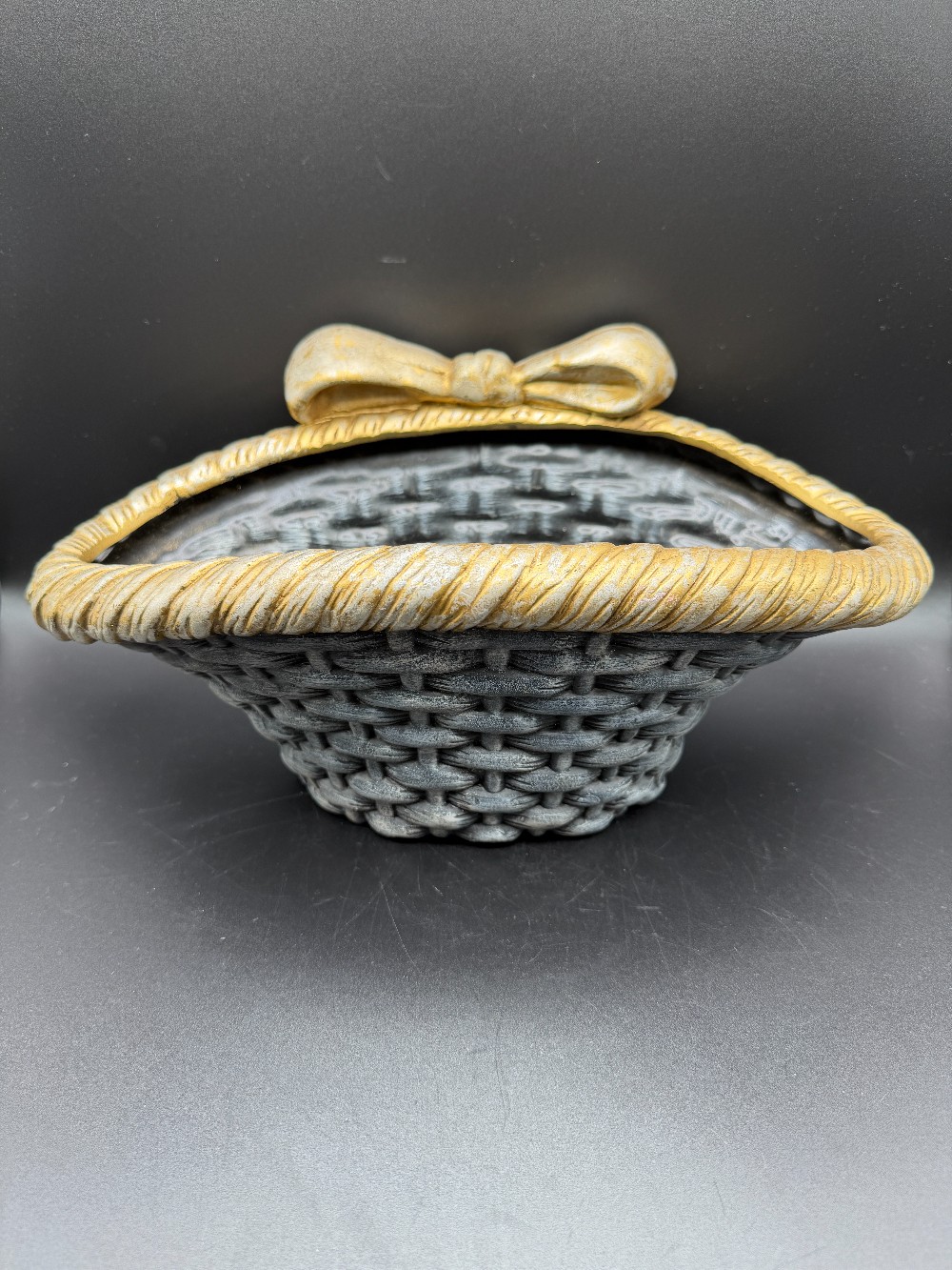 Pacific Rim Heavy Cold-Cast Ceramic Resin Basket Bowl with Gold Bow