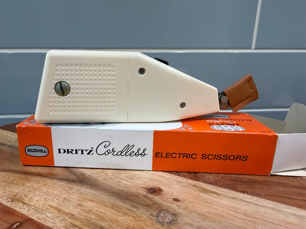 Vintage Dritz Cordless Electric Scissors