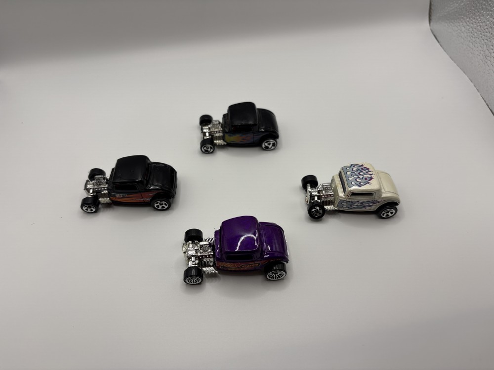 Hot Wheels 1997 32 Ford (4) As-is