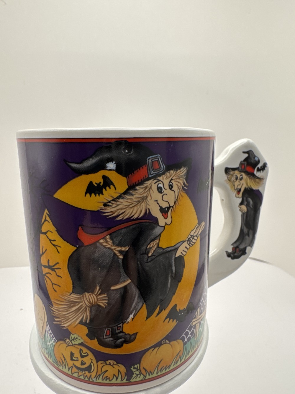 HALLOWEEN MUG, WITCH ON A BROOM