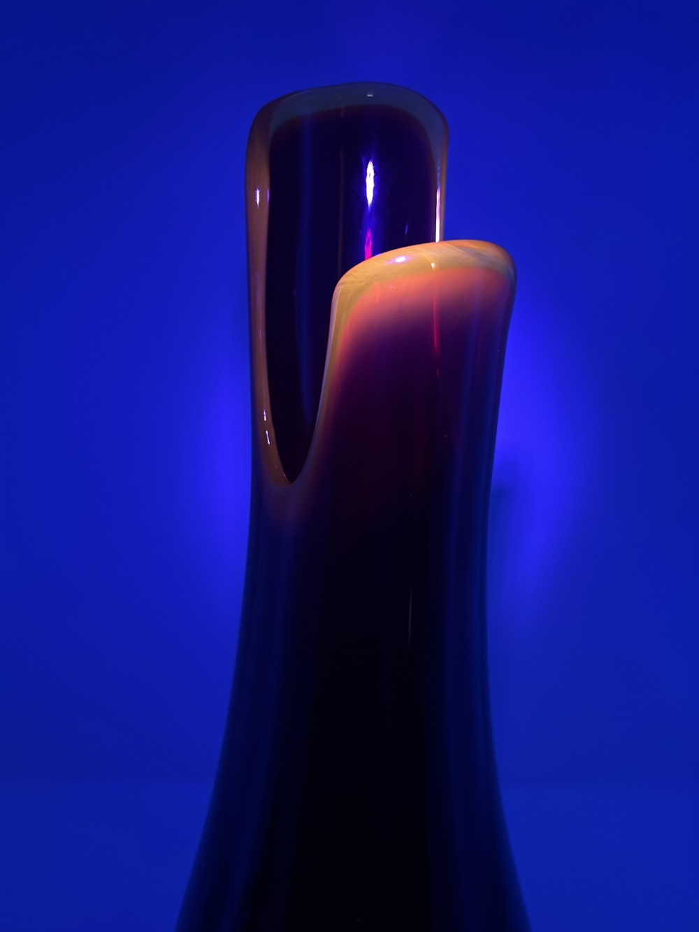 Vtg LE Smith Amberina Glowing Flame swung vase