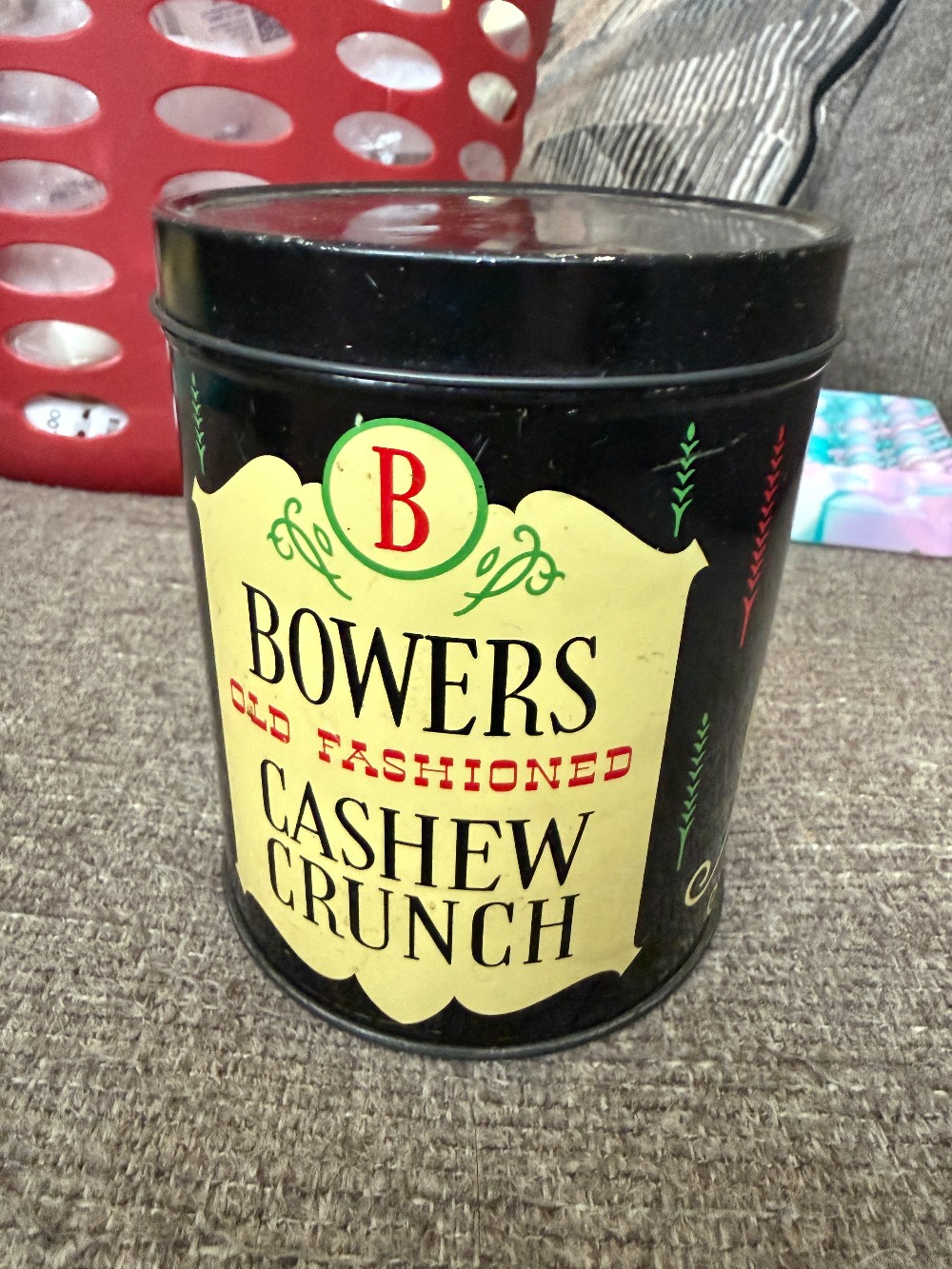 Vintage Bowers Old Fashioned Cashew Crunch Tin
