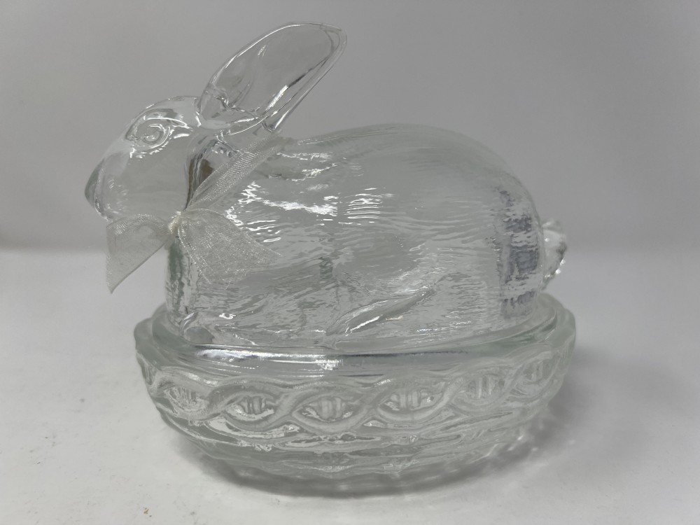 Vtg Bunny On Nest L.E. Smith