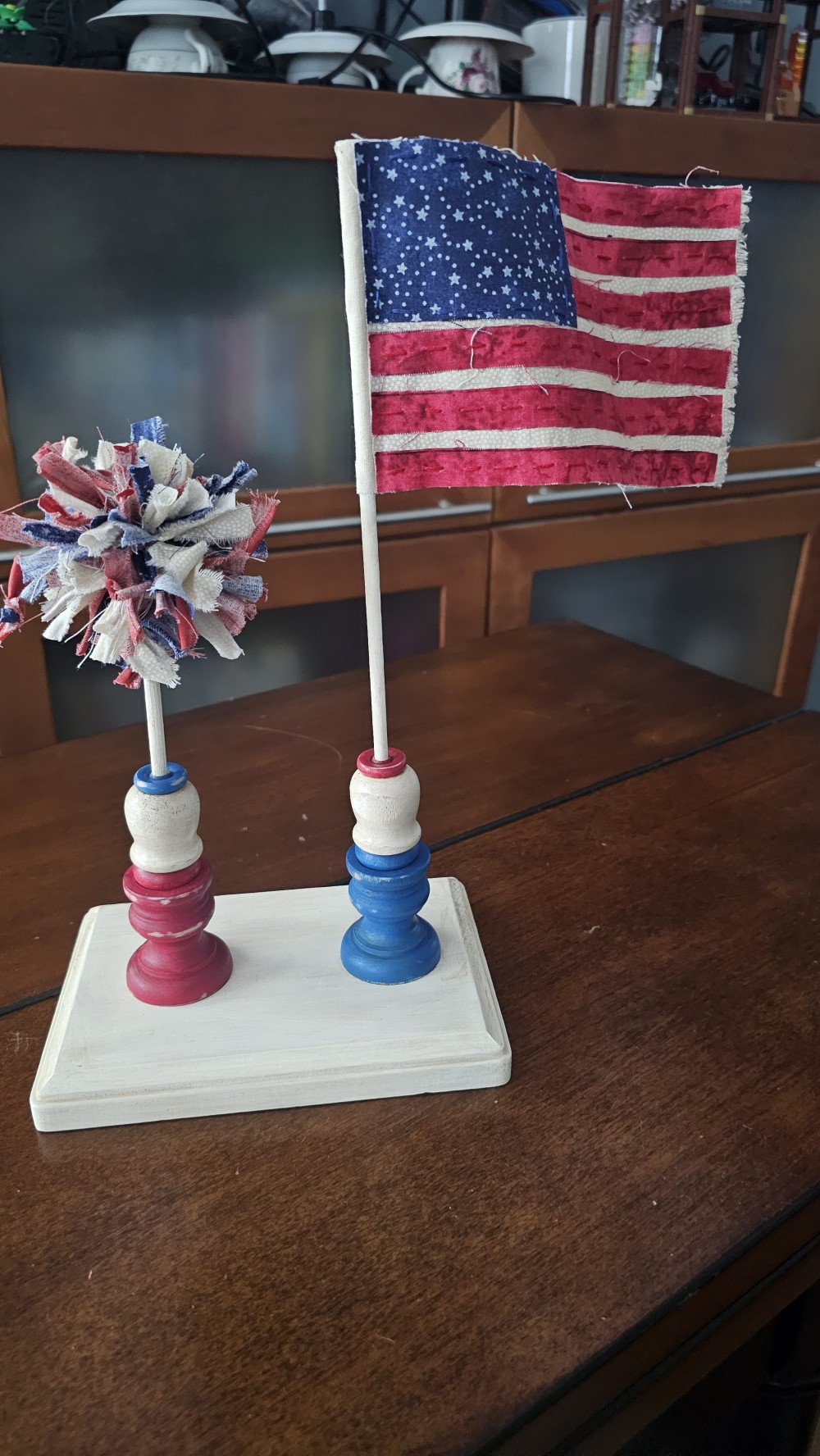 Flag shelf sitter (white base)