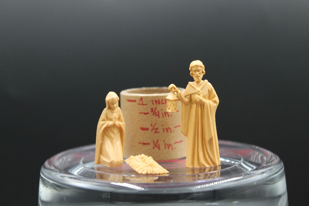 Vtg mid-century micro-mini tan plastic nativity Holy Family