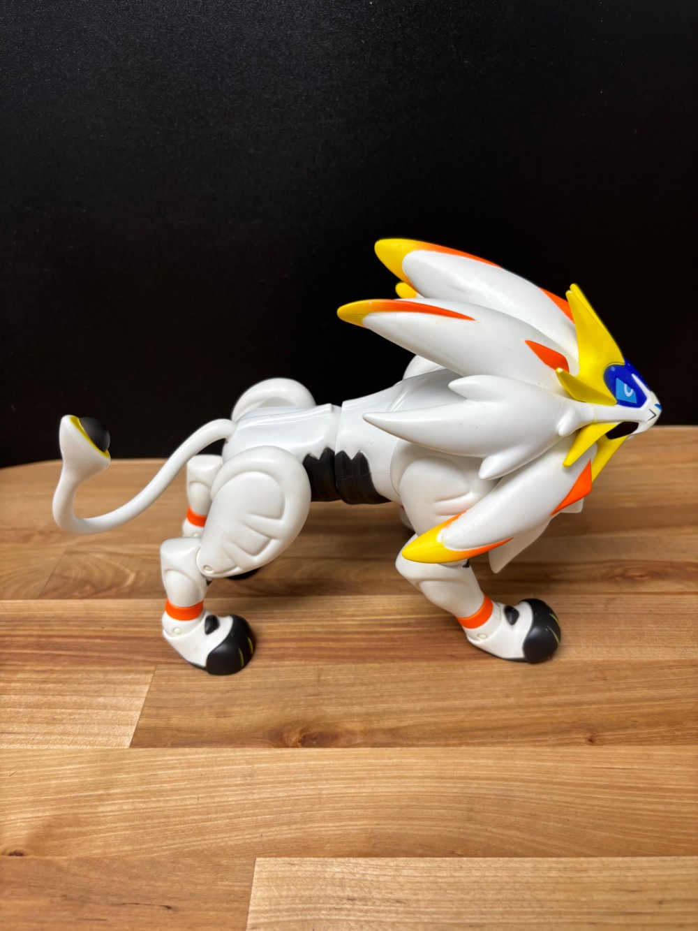 Pokémon Solgaleo Legendary Figure 2017 TOMY 9 Inch