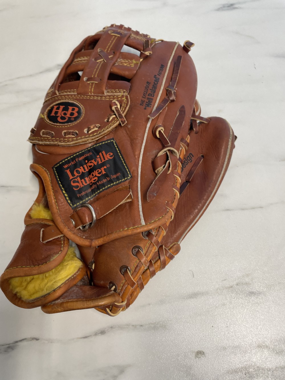 Vintage Louisville slugger baseball glove
