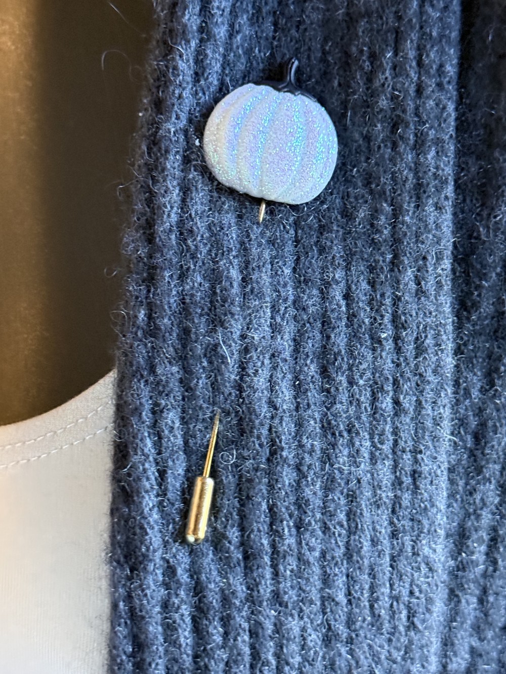 Hat Pin, Scarf Pin - White Pumpkin in Glitter,  Lapel Pin, Autumn, Fall, Thanksgiving