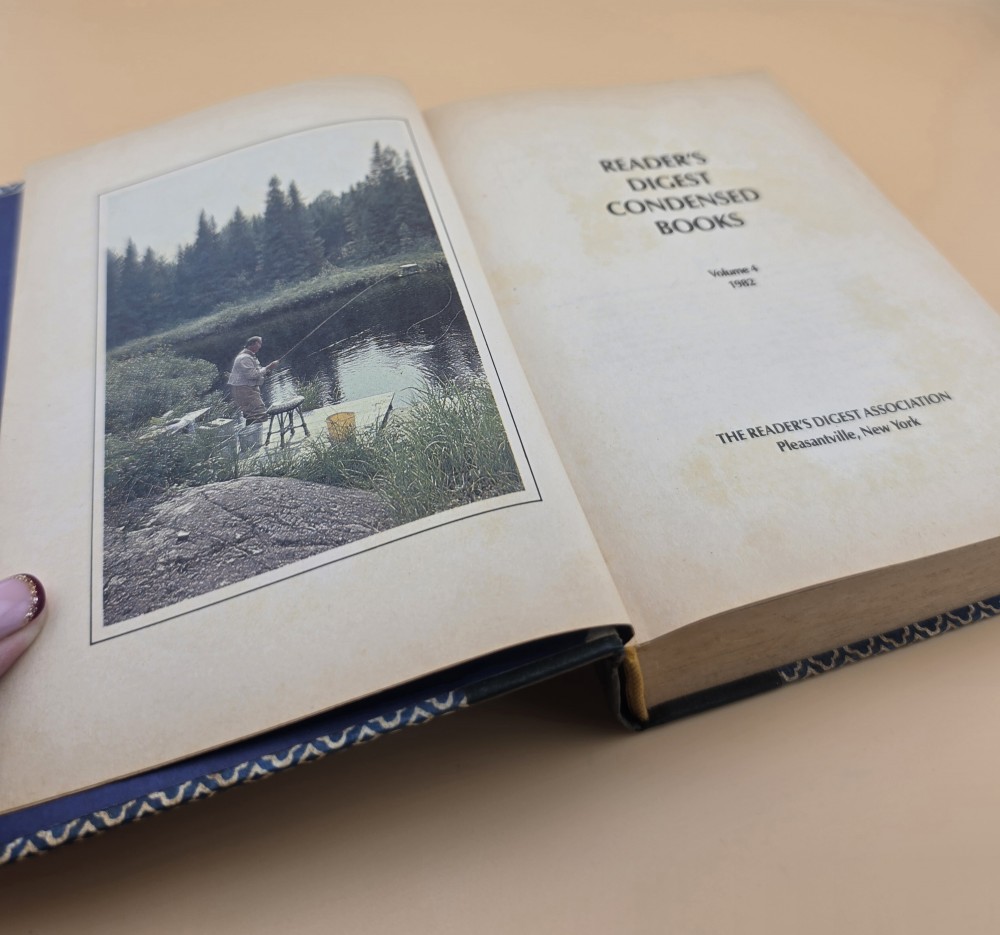 1982 Readers Digest Book Blue and White