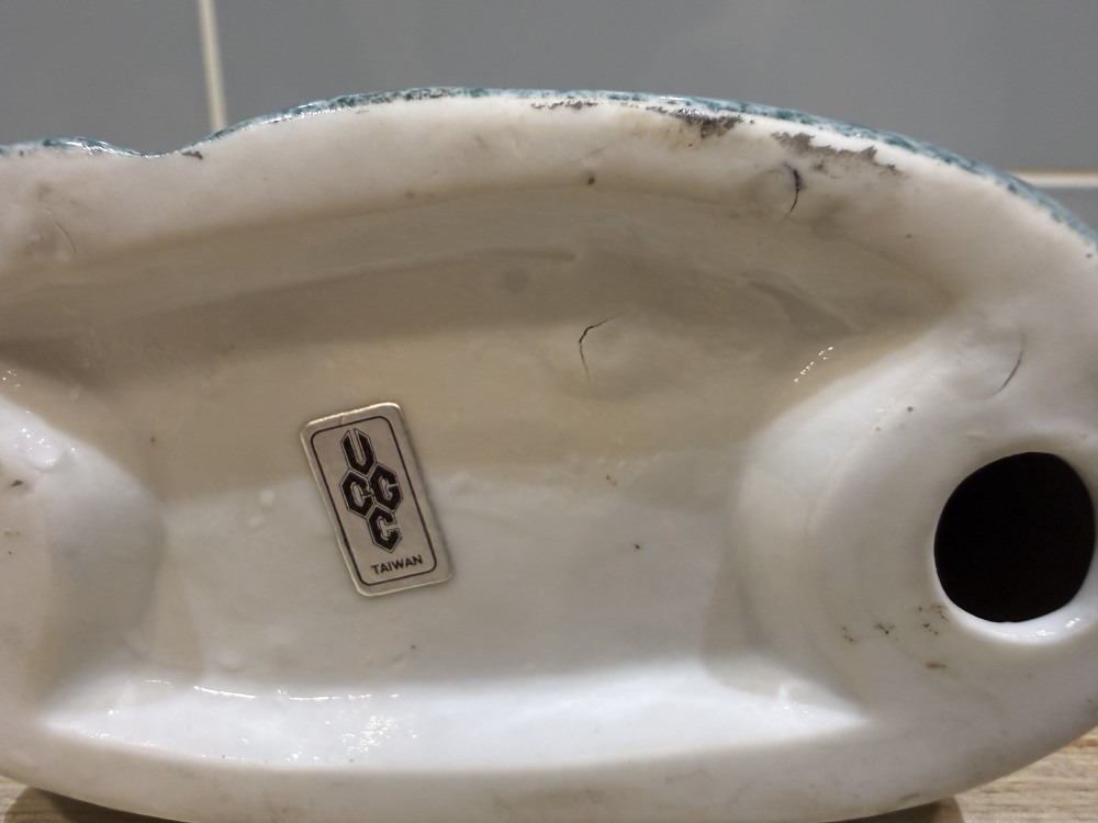 Vtg. UCGC Blue Spongeware Cat