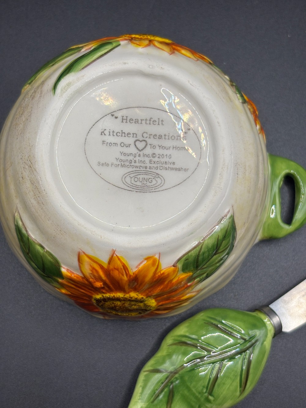 Ceramic off white w/sunflower design dip bowl & speader