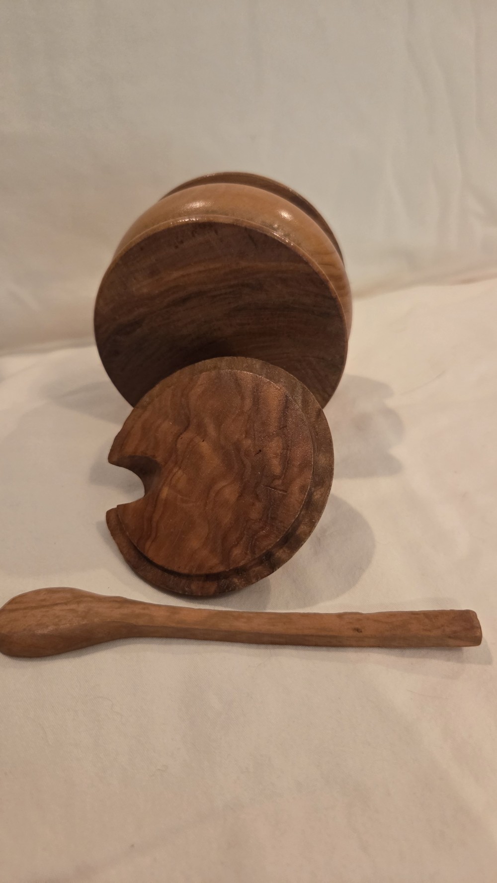 KP-373  vtg Olive wood? Spice jar