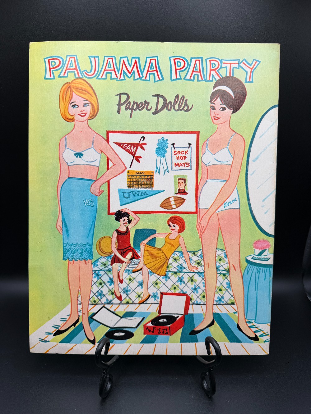 Vintage Paper Dolls - Pajama Party Cutouts Booklet