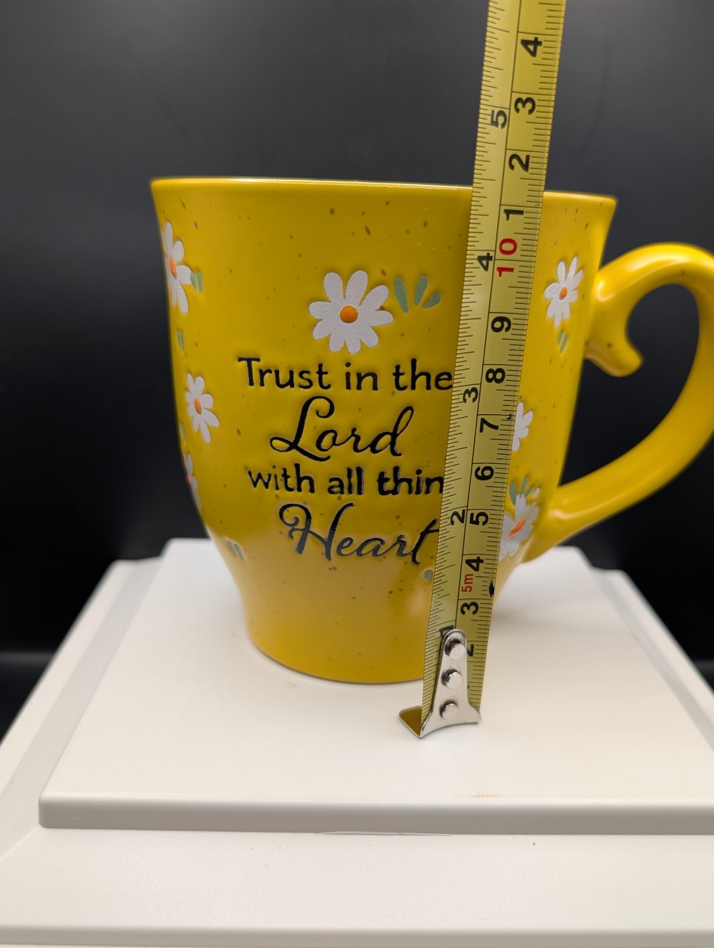 Yellow Scripture mug w/daisies
