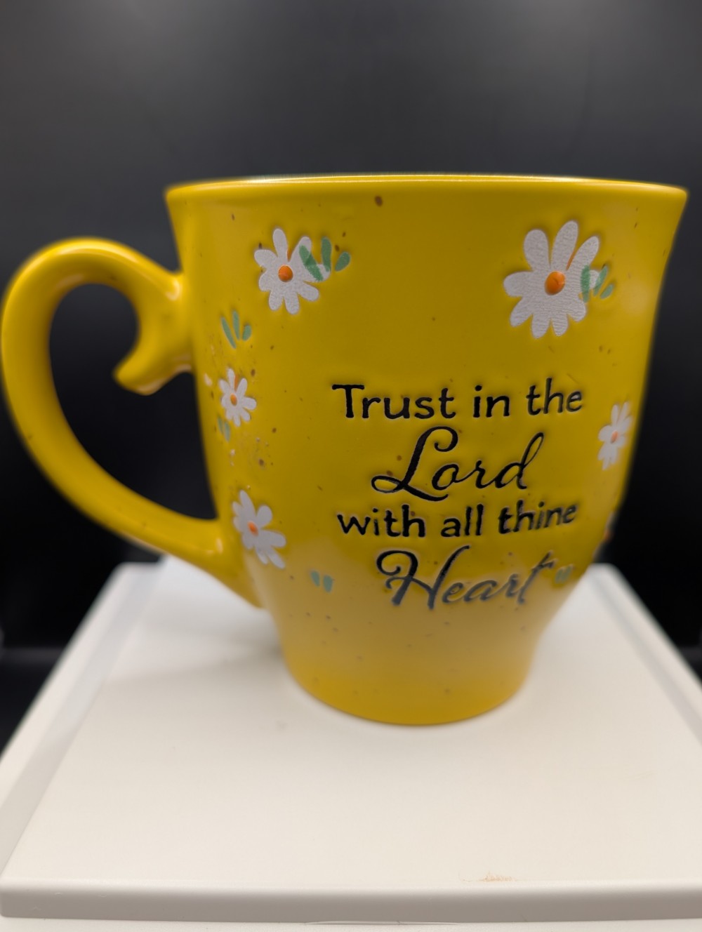 Yellow Scripture mug w/daisies