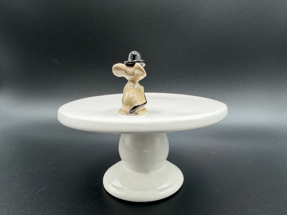 Hagen Renaker City Mouse in Bowler Hat