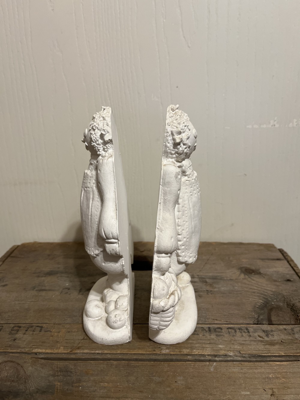 2 Vtg unfinished chalkware bookends