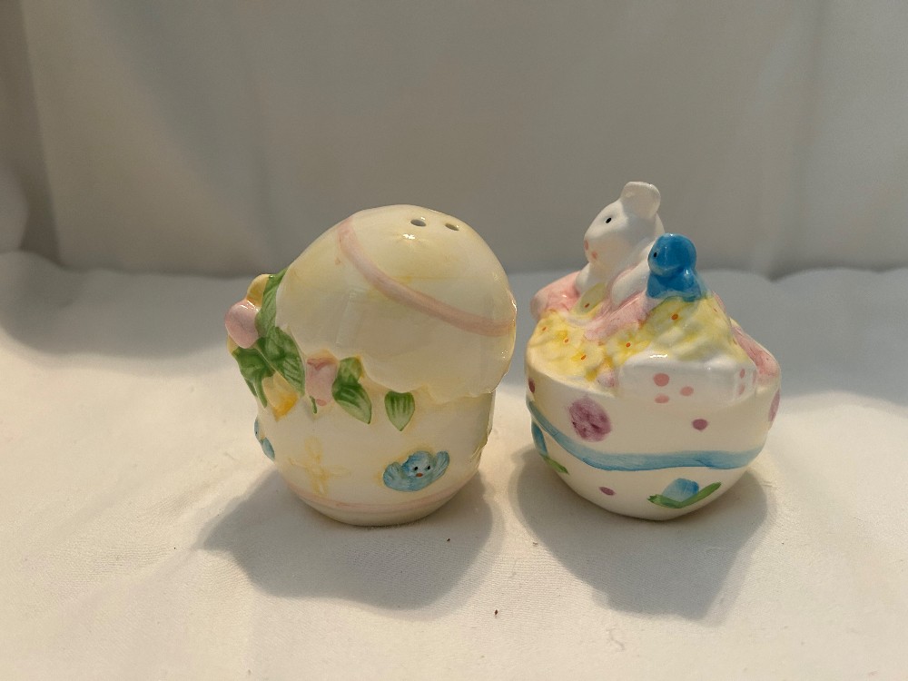 Salt and pepper shakers  - Cottontail Collection