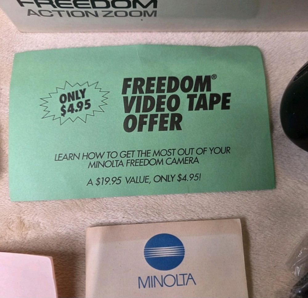 Minolta Freedom Action Zoom AF 35mm Camera, Point & Shoot Not Tested