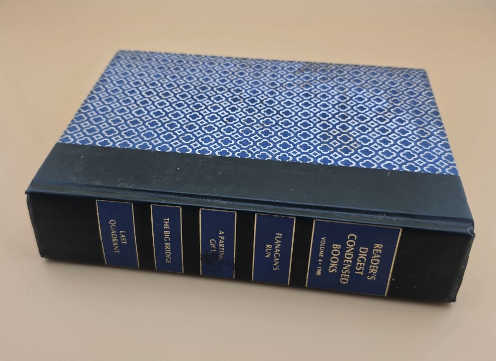 1982 Readers Digest Book Blue and White