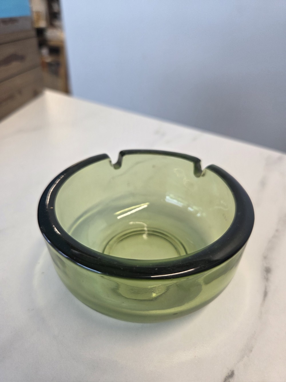 DO-1697 small green glass ashtray