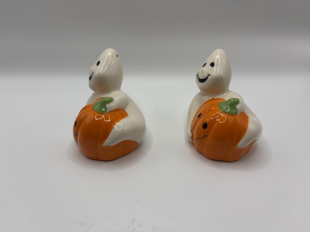 Ghost with Jack O Lantern S & P Shaker Set Vintage