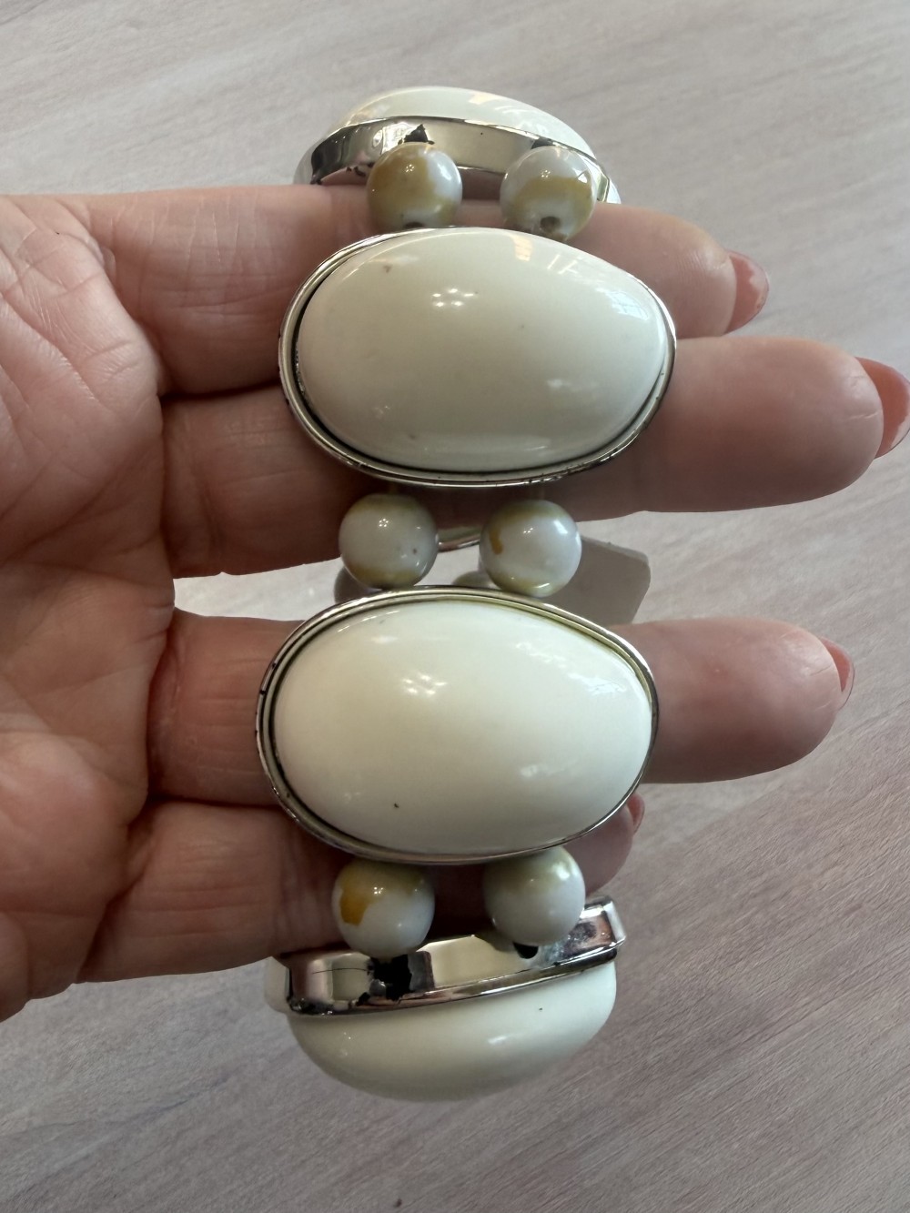 Vintage Chunky Bracelet - Large White Ovals