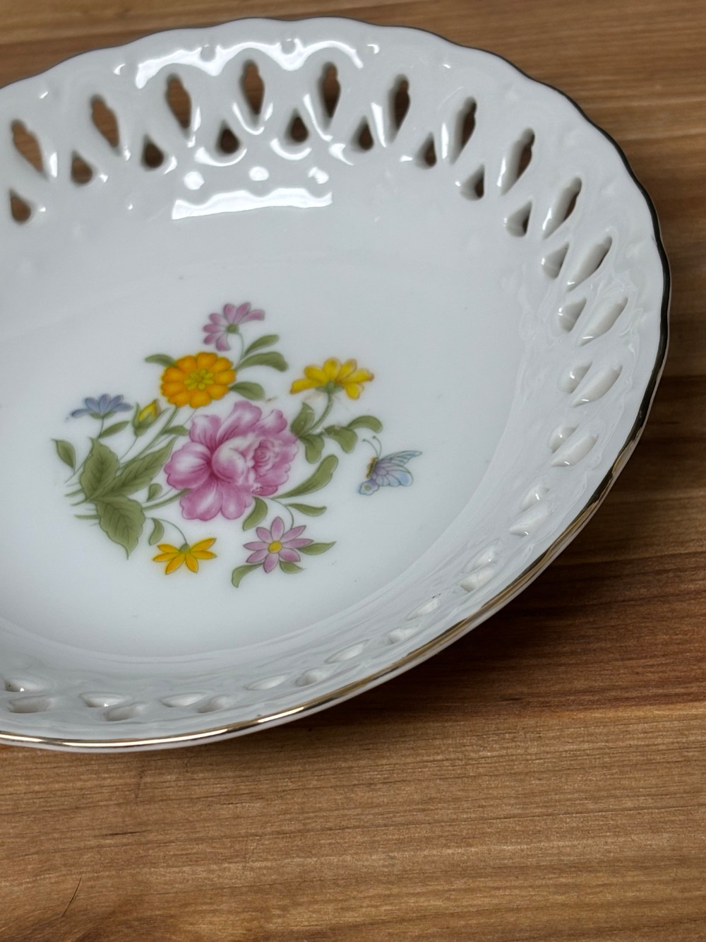 Vintage Norleans Japan Floral Reticulated Porcelain Bowl Gold Edge 5.5 Inches