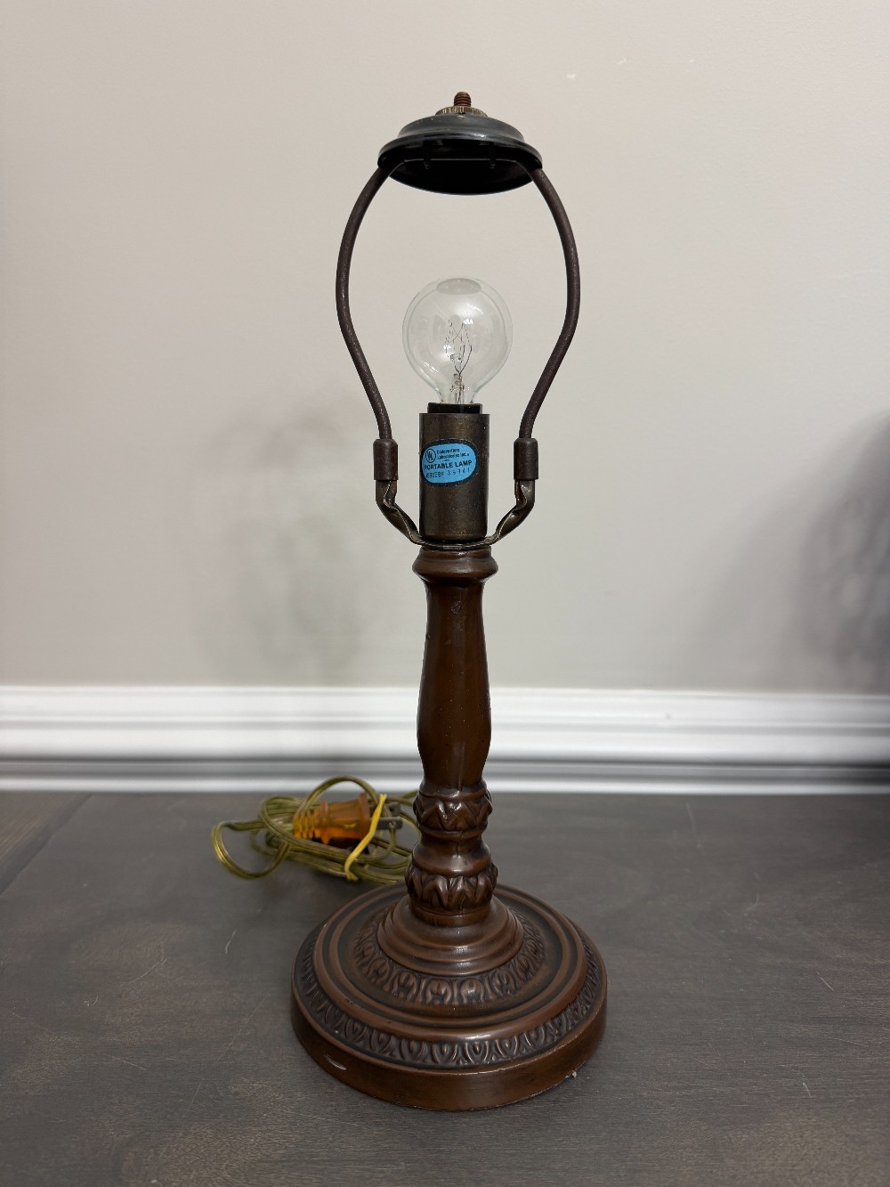 Tiffany Style Reverse Painted Glass Accent Lamp