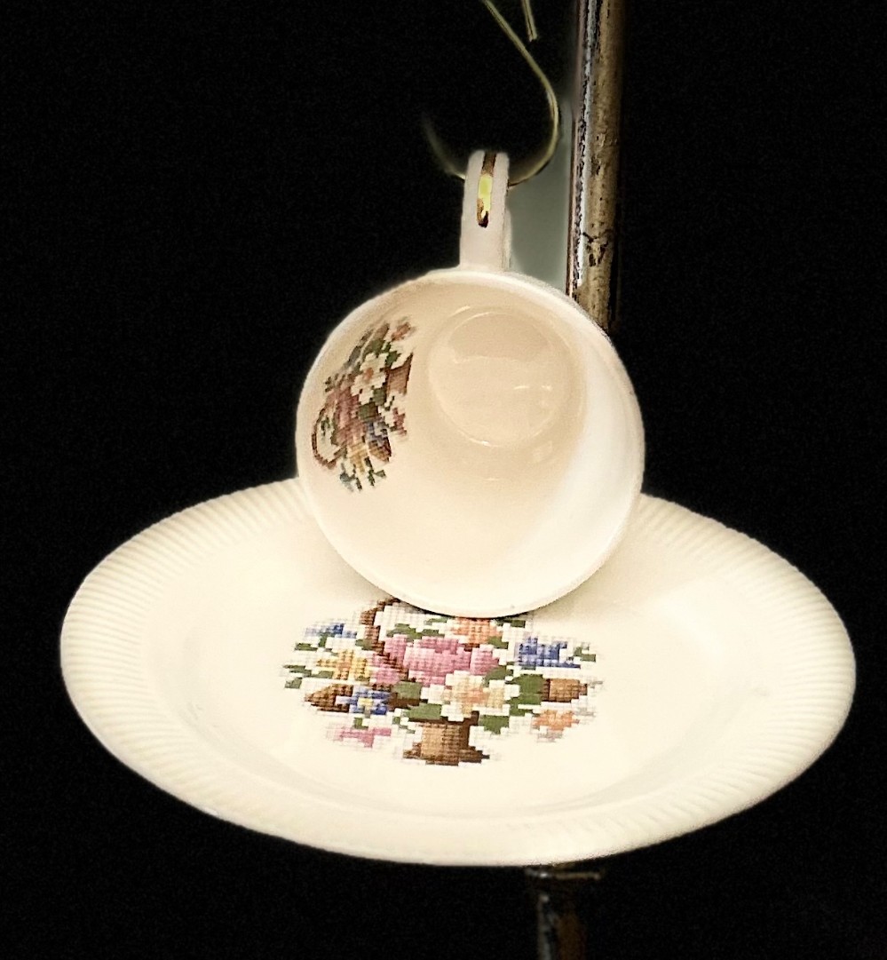 Bird Feeder genuine 1940s Salem Basket PP teacup/saucer Cottagecore Garden Art