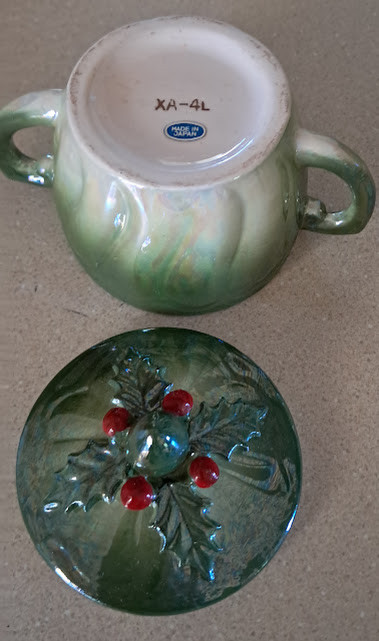 Holly & Berry Holiday Sugar & Creamer Set