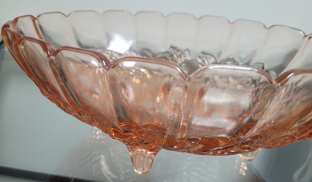 VTG Indiana Glass Garland footed fruit bowl pink
