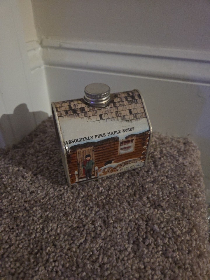 Vintage Pure Maple Syrup Tin 16.9 oz