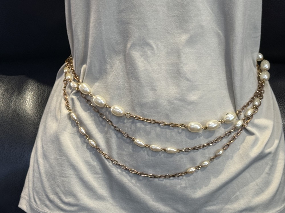 Vintage Belt - Pearl and Gold Chain Jewelry
